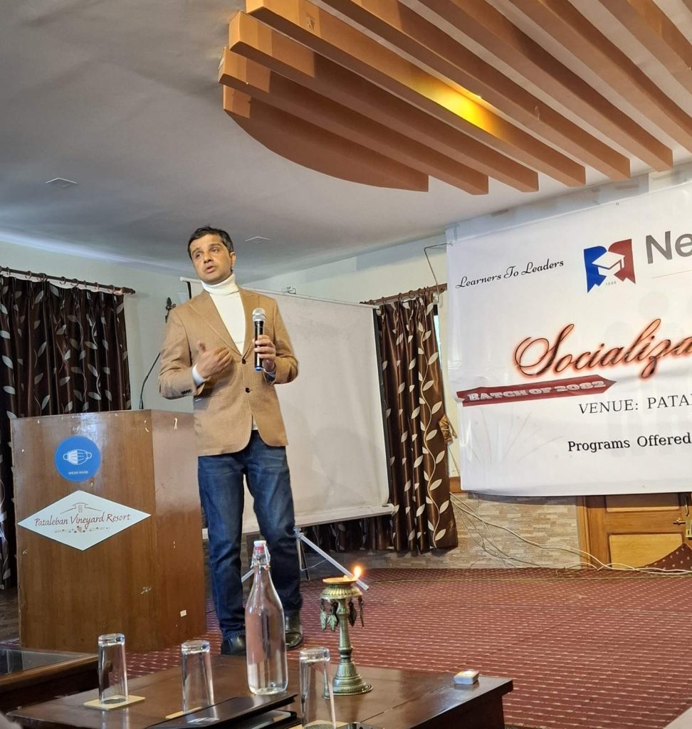 Sharing experience during Socialization Program of New Summit